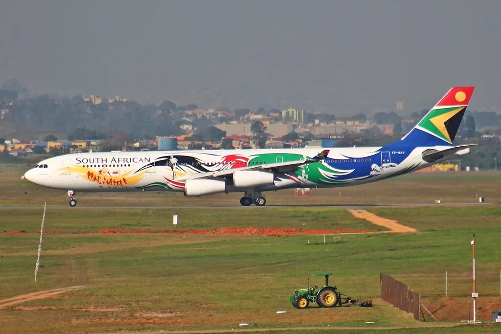 South airways. Ethiopian airlines airbus a320. Самолеты юар. South airways. Авиакомпании юар.