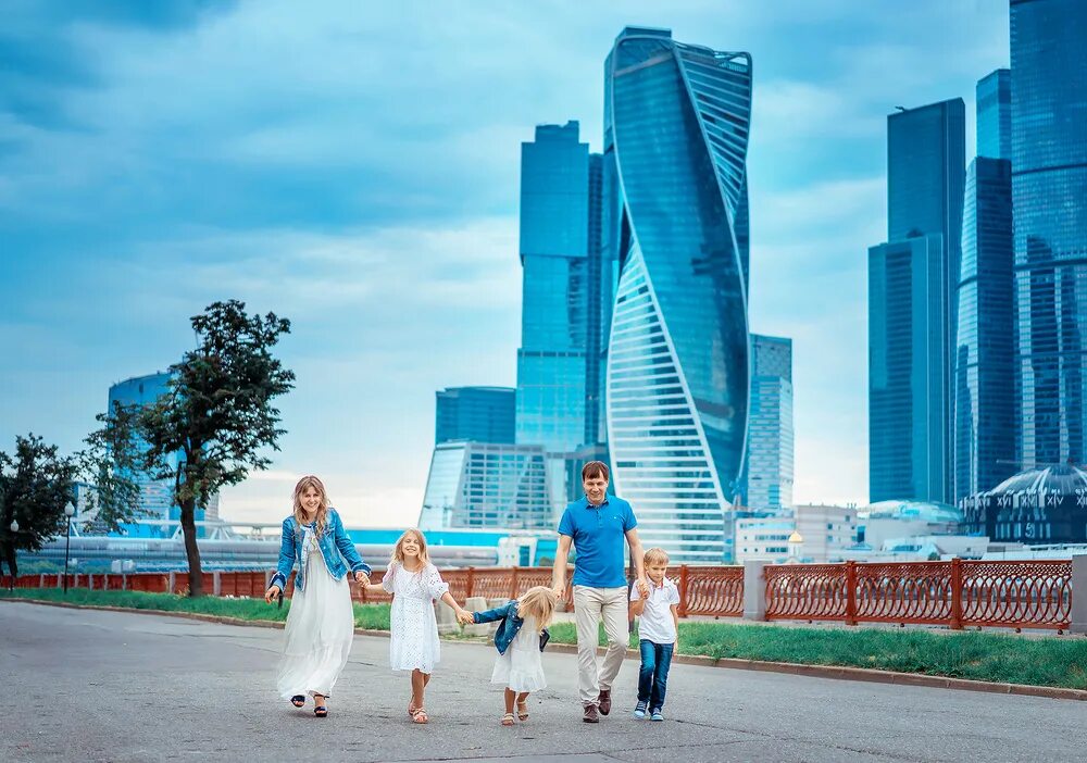 Сити фэмили. Счастливая семья в Москве. Фотосессия в Москве. Семей город. Фотосессия на фоне Москва Сити.