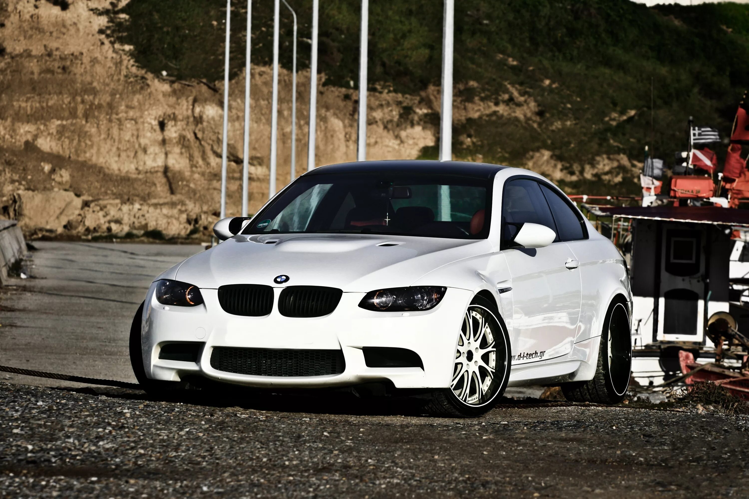 Бмв м3 е. BMW m3 e92 White. БМВ е92 белая. БМВ м3 е92 белая. М3 БМВ 92 е92.