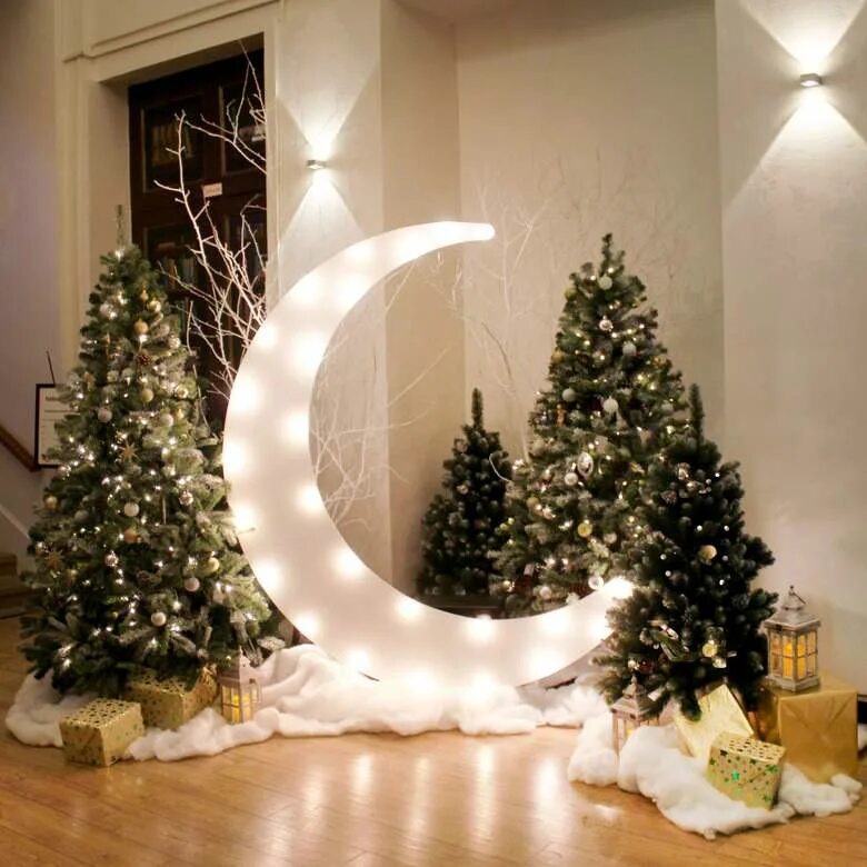 Фотозона на новый год аренда. Новогодняя фотозона. Новогодние фотозоны. Новогодняя фотозона с дверью. Фотозона с елкой на новый год.