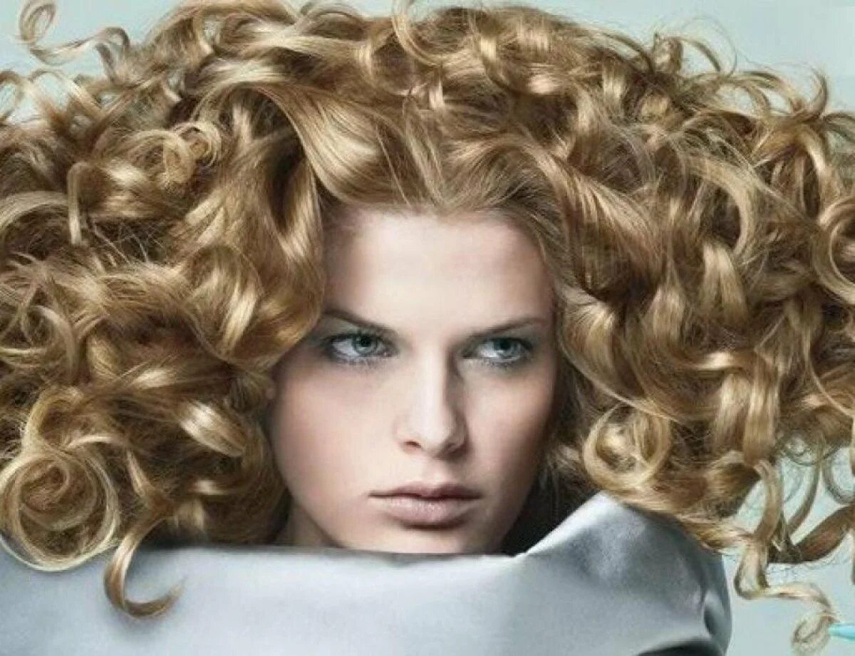 Био хим завивка. Annasophia robb hair. Биозавивка 2022. Биозавивка натюрель студио. Завивка для волос крупные локоны.