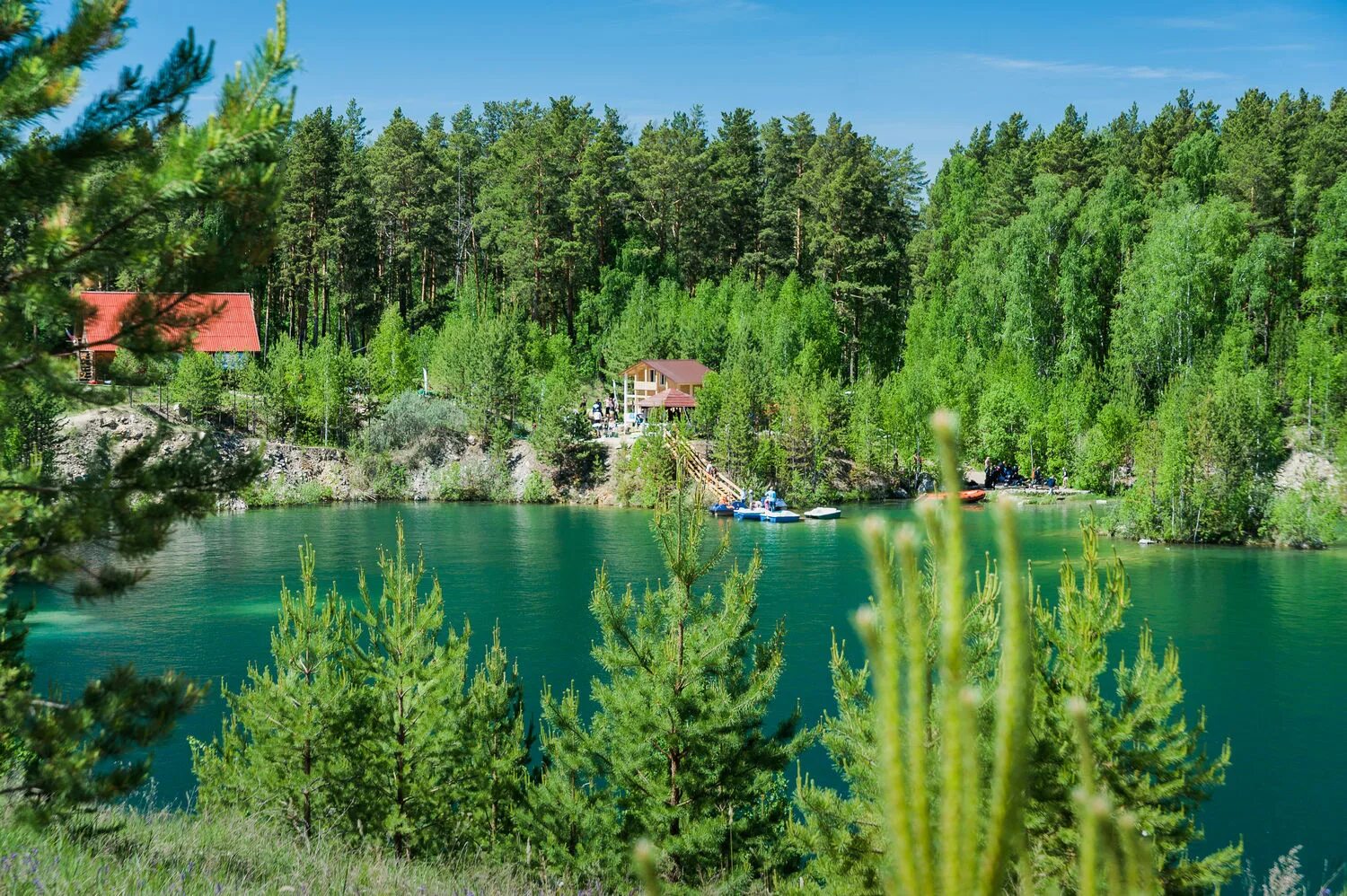 Оазис алтай. Оазис Новосибирск Абрашино. Абрашино мраморное озеро. База Оазис Новосибирск Абрашино. Абрашино мраморное озеро база.