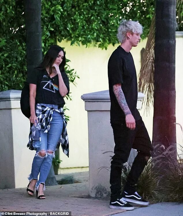 С кем встречается меган. Mgk и меган фокс. бойфренд меган фокс 2025. machine gun kelly megan fox. меган фокс и machine gun.