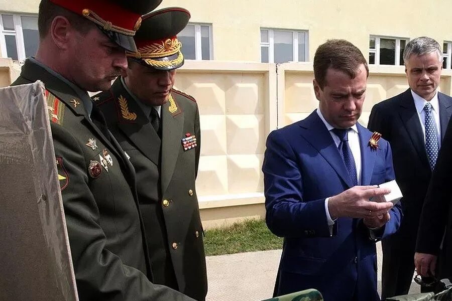 Армия 20 месяцев. Генерал-лейтенанта Андрея Иванаев.