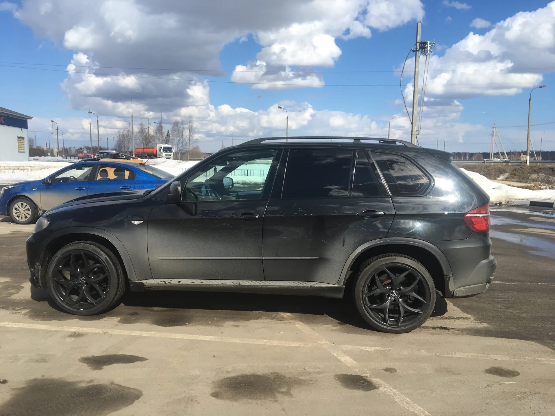 Х 5 21 16. BMW e53 215 стиль. 215 Стиль БМВ е70. BMW x5 e70 215 стиль. BMW e70 r21.