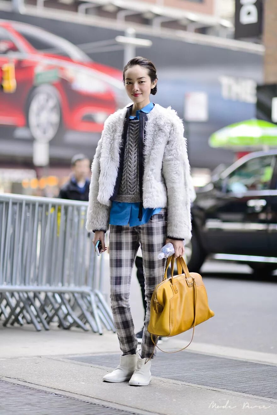 Картинки по запросу женщина в юбке на улице Elegant fashion, Outfits, Cold winte