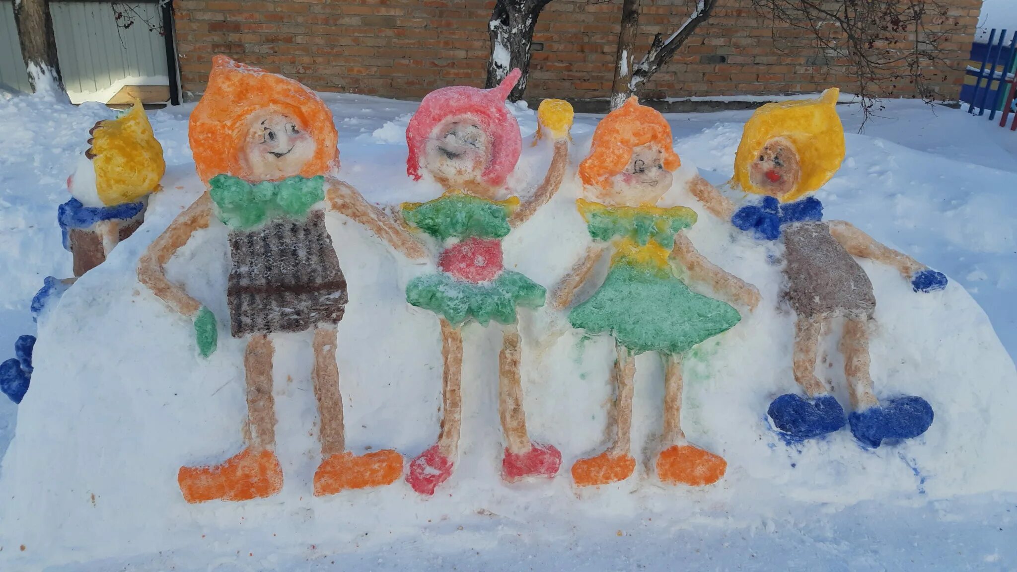 снежный городок эколят в детском саду. всероссийский конкурс на лучший снежный городок эколят 2023. снежные постройки снежный городок эколята. конкурс эколята снежный городок. снежный городок эколят логотип.