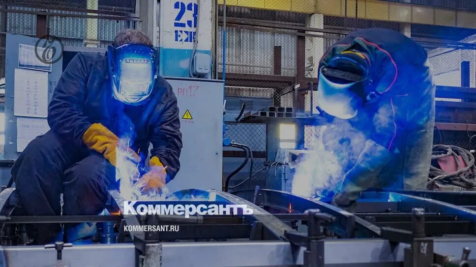 Урал-4320 грузовой с конвейера. Завод уралаз миасс. Урал завод автомобиль. Уралаз завод. Уралаз уральский автомобильный завод.