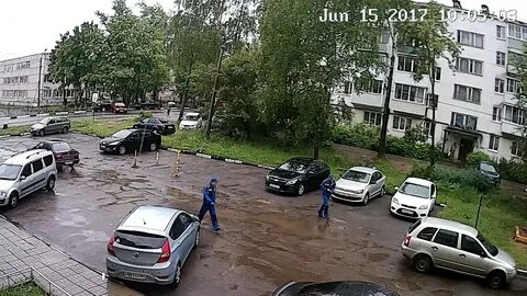 Уехать с места дтп во дворе