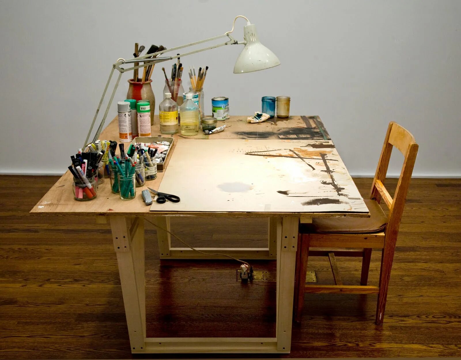 Table art. Художник masa. artists work table. art work table.