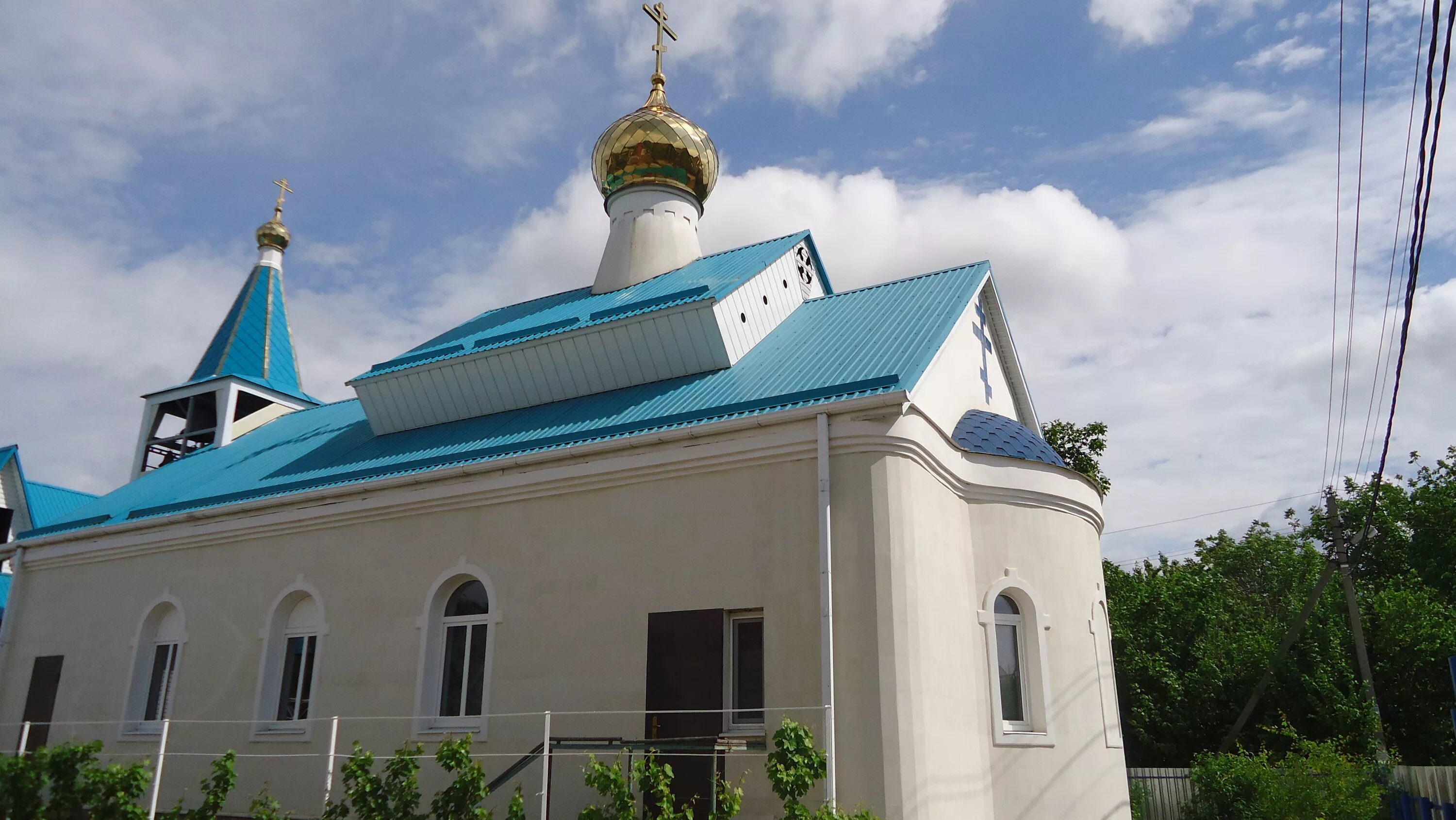 Храм курско коренной. Коренная пустынь курск зимой. Коренная пустынь курск. Храм курская коренная пустынь. Храм пресвятой богородицы бекешевская.