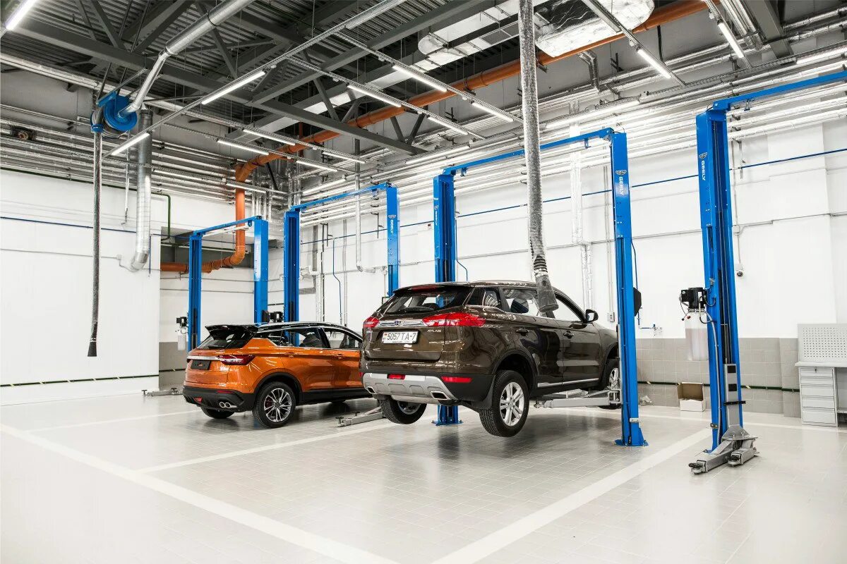 Автоцентр geely минск. Джили на маяковского. Бейкер плаза. Джили на маяковского. Джили лакшери моторс.