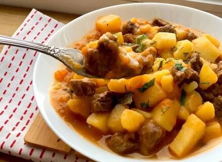 Мясо с картофелем и морковью
