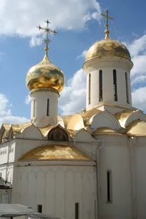Сколько в лавре церквей