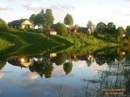 Дом в селе у реки