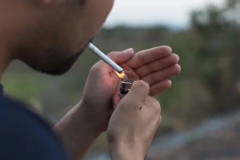Как прикурить сигарету если нет зажигалки