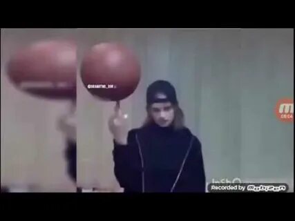 Как крутить мяч на пальце
