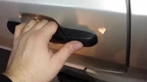 Открыть дверь пассата