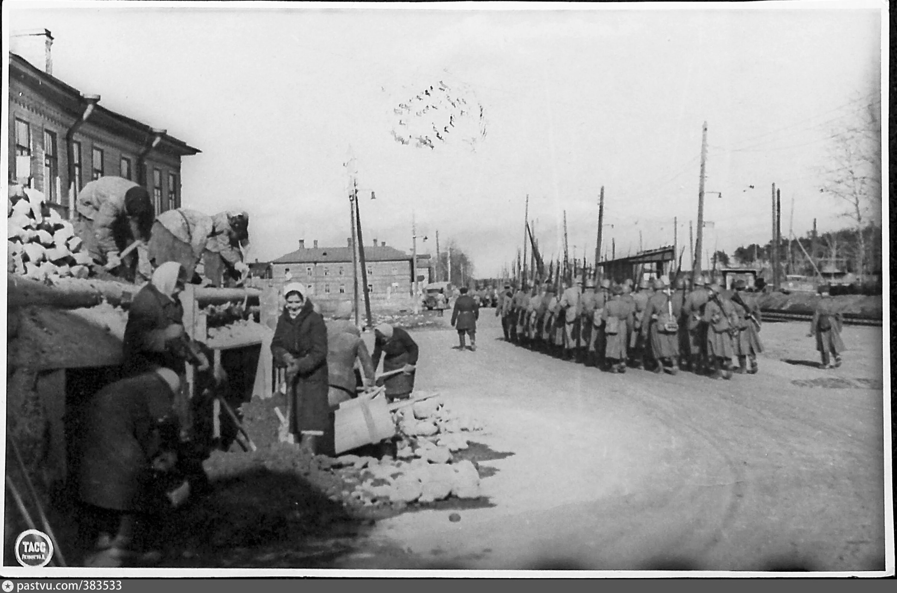 С 13 маринеско. 1943 события. Фронты 1943 года курская дуга. Апрель 1943. Партизанский отряд в приднестровье.