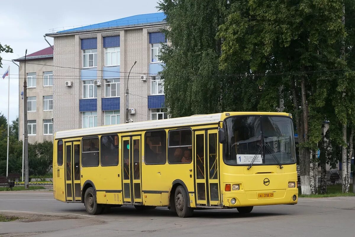 ЛИАЗ 5256 Архангельск. ЛИАЗ Архангельск. Автобус ЛИАЗ 323 В городе Котлас. Котласский автобус. Котлас автобусные экскурсии