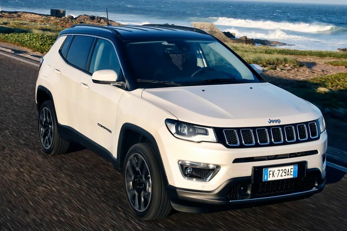 Jeep compass шины. Jeep compass 1. джип компас 2017. jeep compass (2g). jeep compass back.