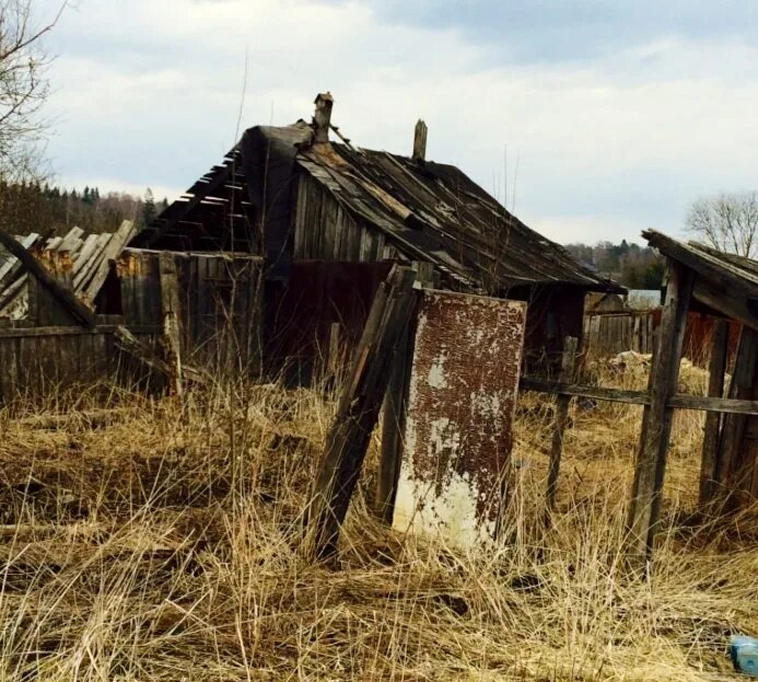 Погибающие деревни россии. Заброшеные деревни Алтайского края. Заброшеные деревни Красноярского края. Умирающие деревни России. Старые заброшенные деревни.