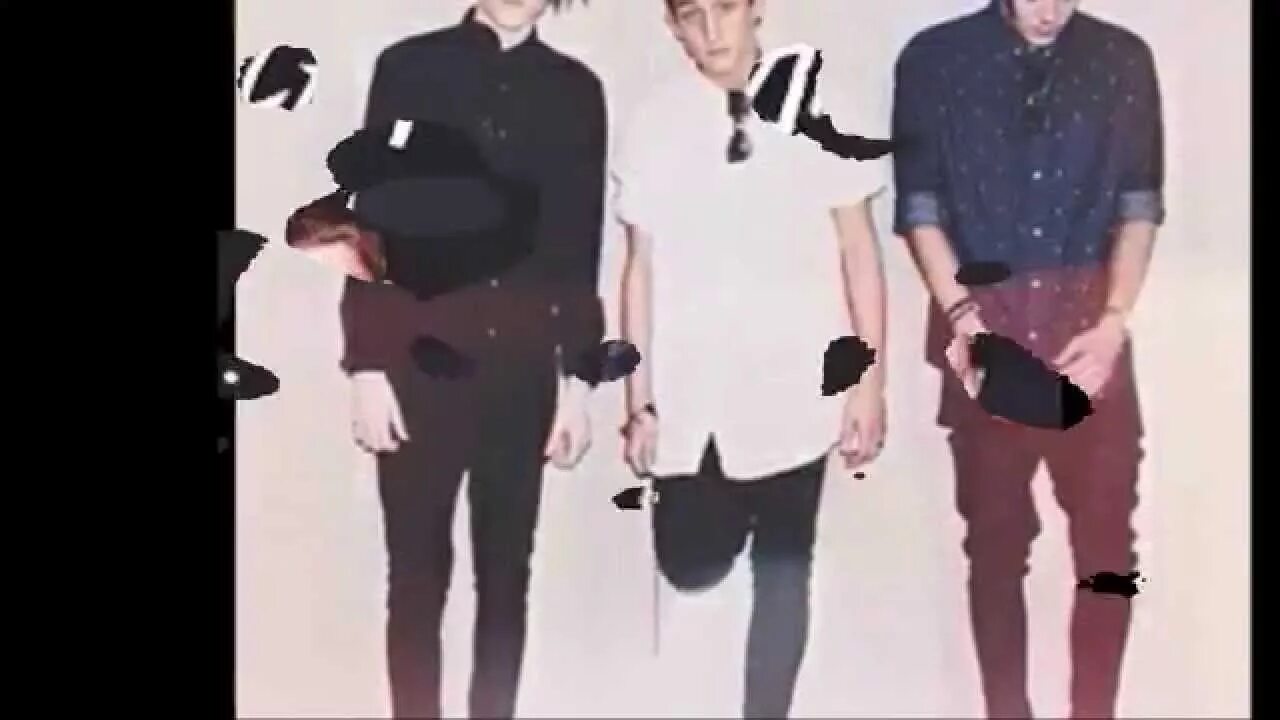 Chase atlantic into it текст. Чейз атлантик. chase atlantic friends. friends chase atlantic lyrics. chase atlantic christian anthony.