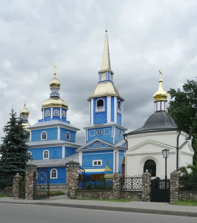 Свято михайловская церковь город черняховск картинки. Храмы слуцка. Слуцкая свято-михайловская церковь. Слуцкая церковь. Слуцкая свято-михайловская церковь.