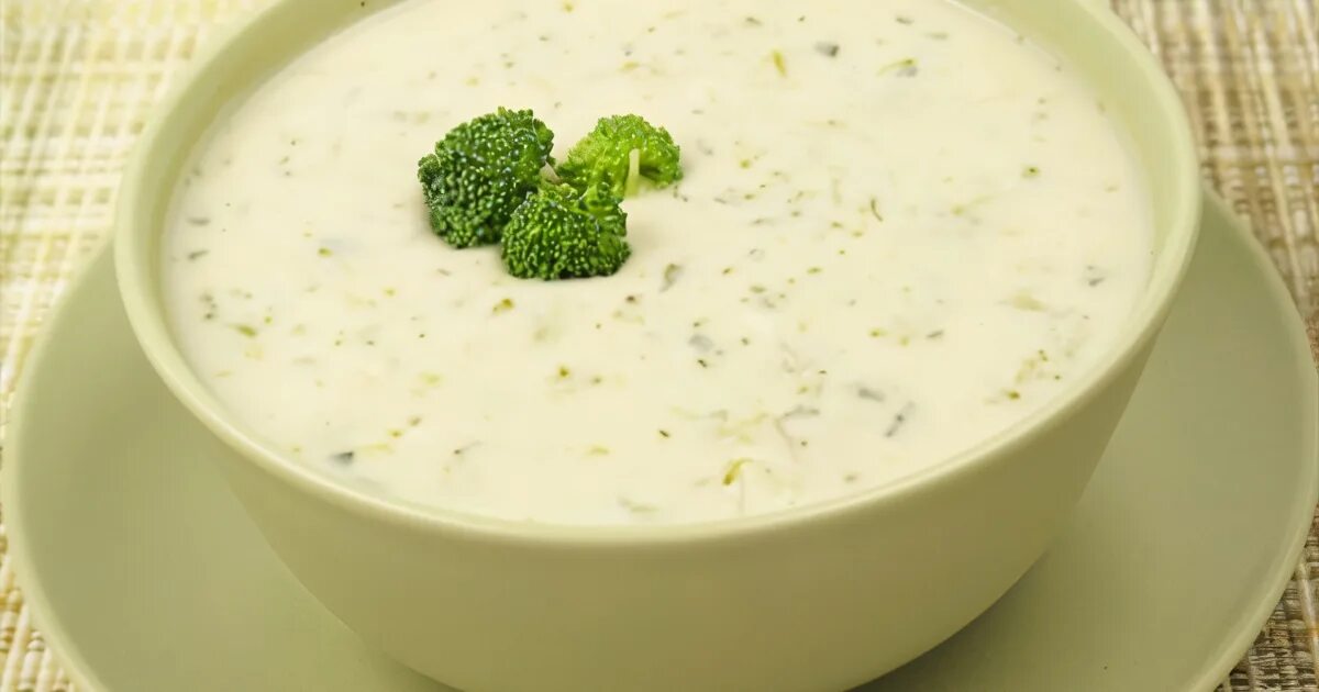 Суп с плавленным сыром и брокколи рецепт. Крем-суп из брокколи с плавленным сыром. кето суп пюре брокколи. суп молочный рисовый. суп пюре из рисовой крупы.