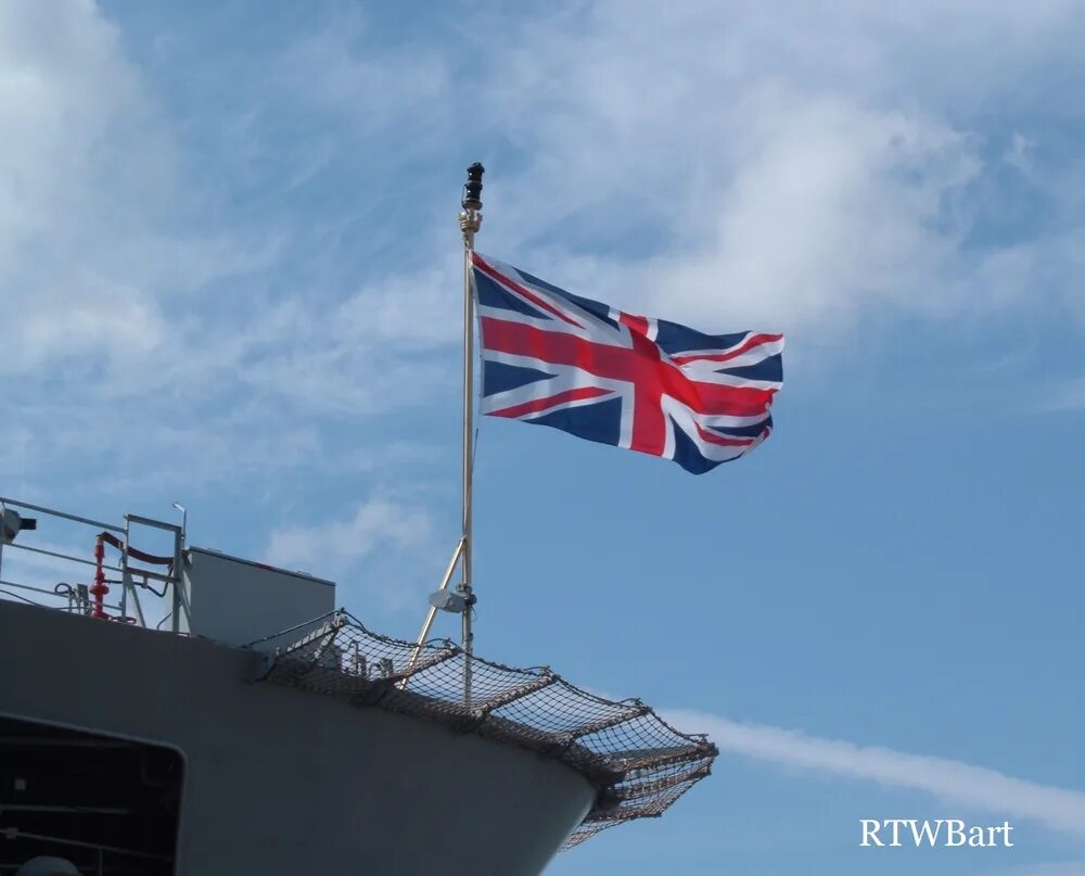 Право флага судна. Юнион Джек гюйс. Гюйс ВМФ Великобритании. Гюйс ВМФ США. Флаг Англии и гюйс.