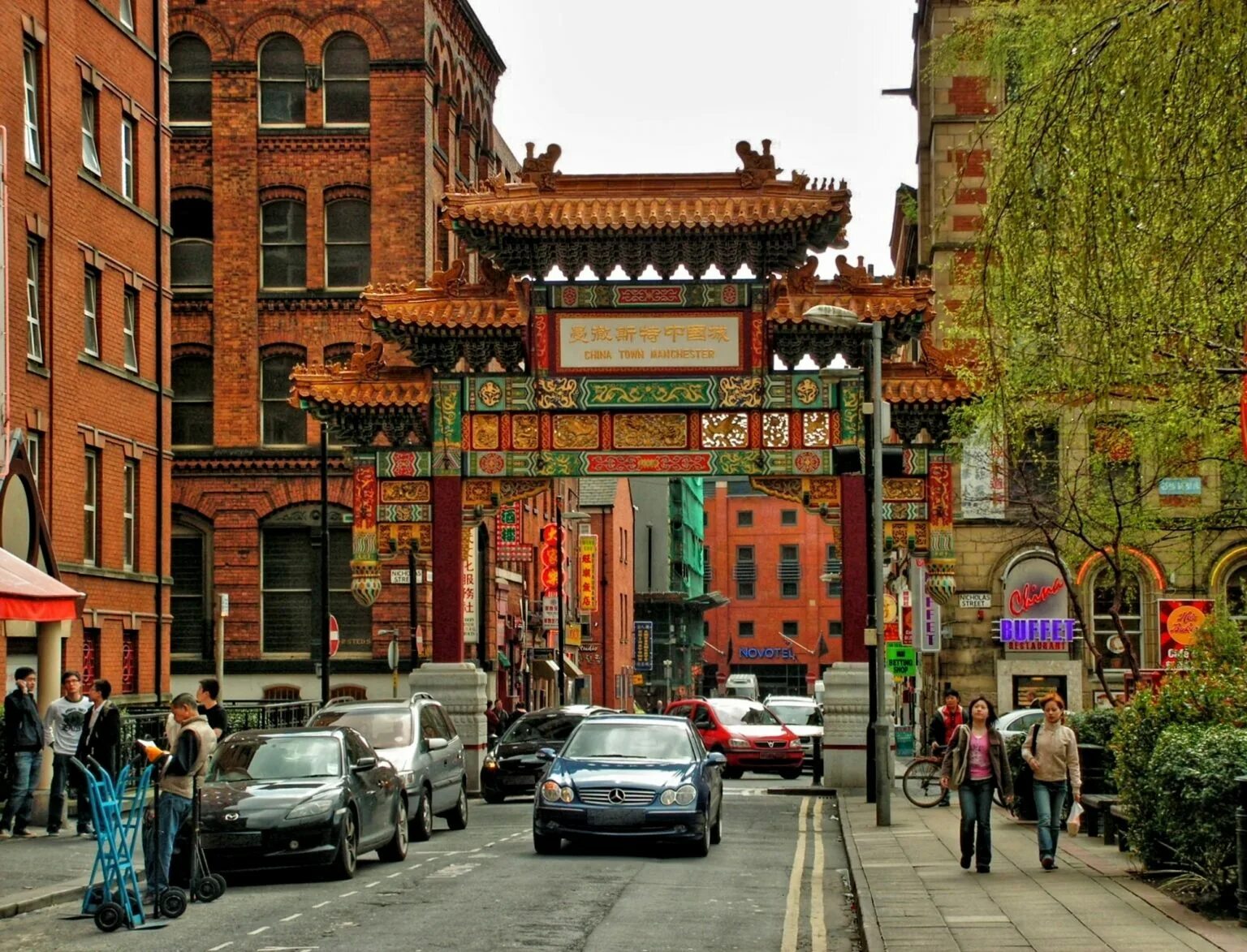 Шанхай час пик. Китай город ухань коронавирус. Время в китае. Круглая башня китайгородской стены. Время китай город.