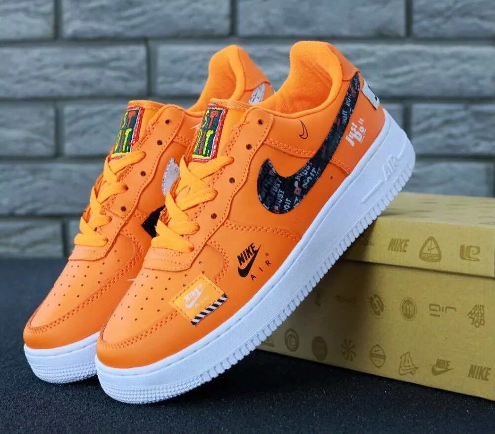 Мужские кроссовки Nike Air Force 1. Nike Air Force 1 Orange. Nike Air Force 1 оранжевые. Найк АИР Форс 1 оранжевые.