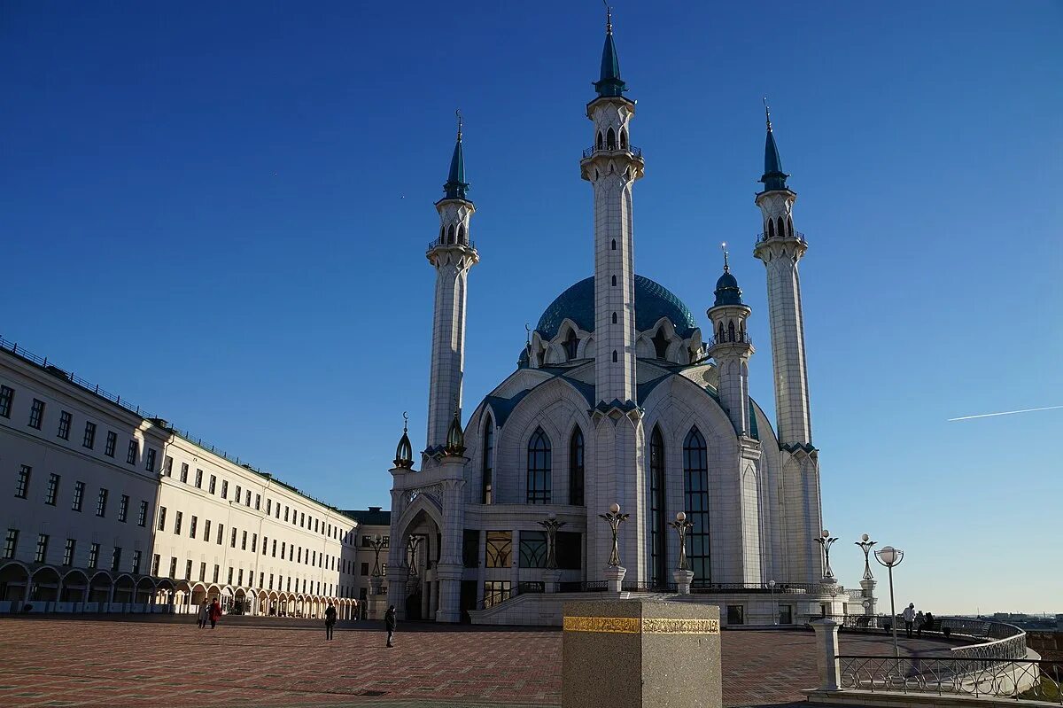 Историко архитектурный комплекс казанский кремль юнеско. Казань постройки. Строительство храма в казани. Мечеть кул шариф 16 век. Что строится в казани.