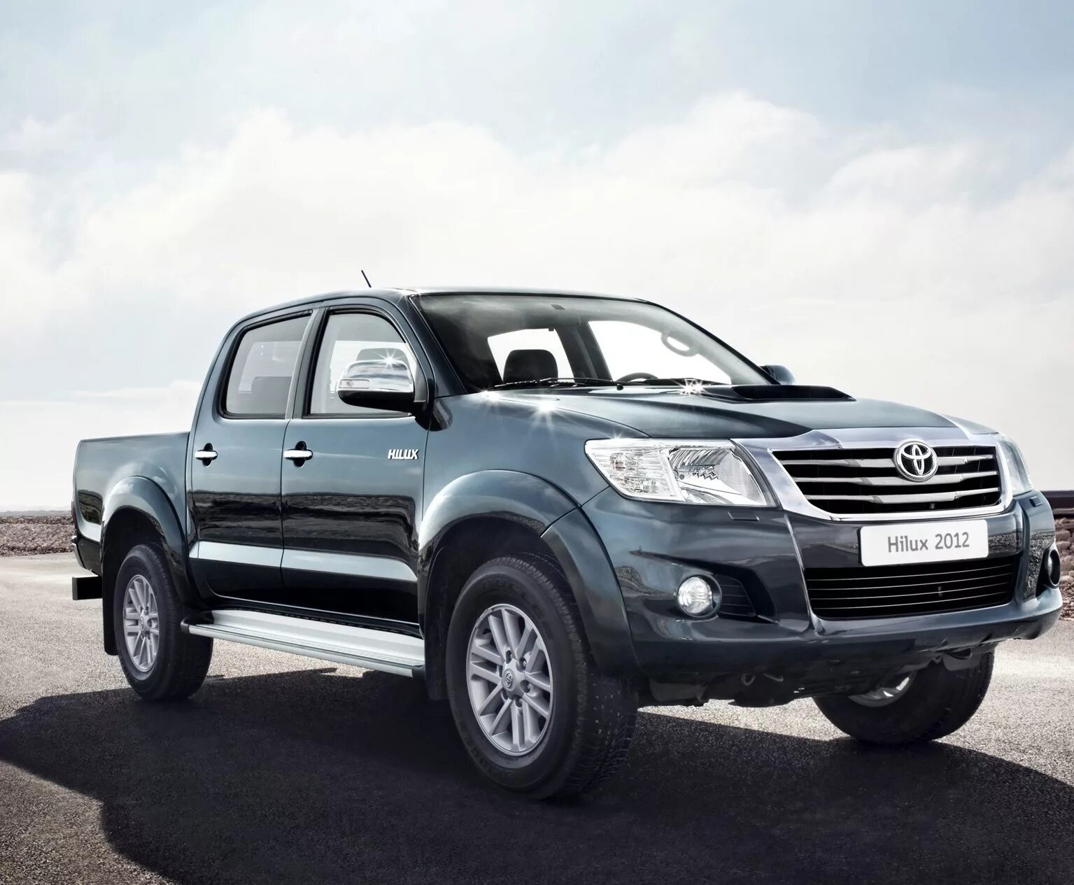 Хайлюкс 7 поколения. Toyota Hilux 2011. Toyota Hilux 3. Тойота Хайлюкс 2011-2015. Toyota Hilux 2.