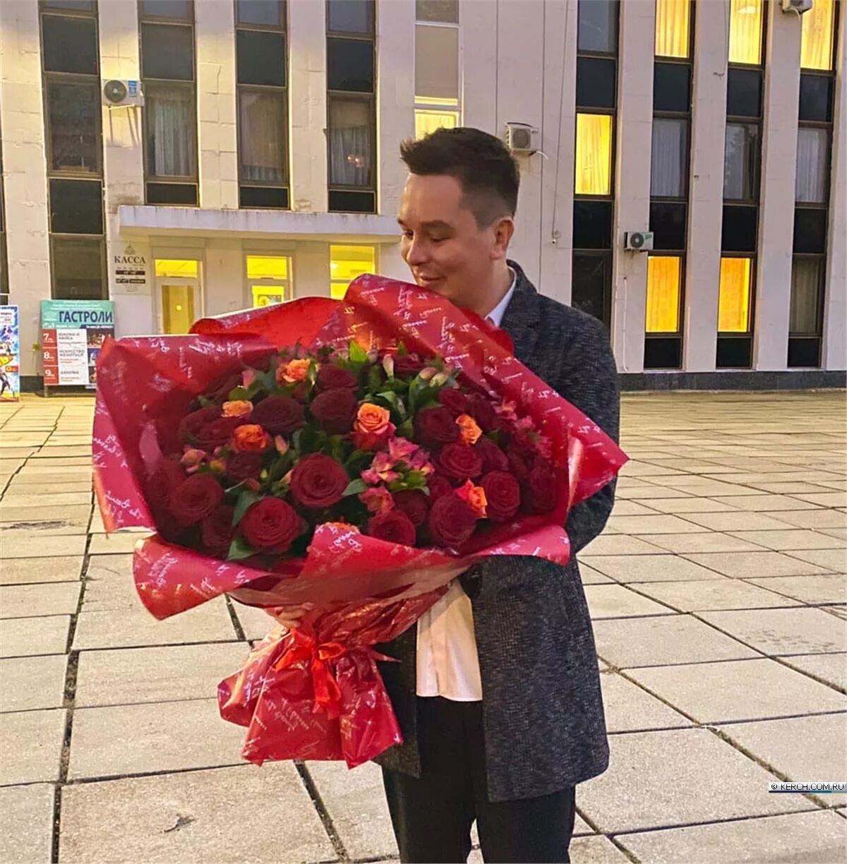 анекдот 8 марта прикол. ирину подарила. ирину подарила. ирину подарила. подарок ирине.