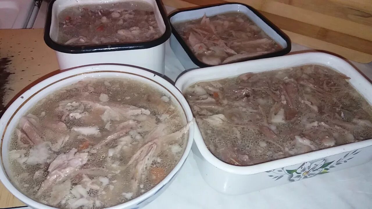 Можно ли доварить холодец на следующий. Много холодца. сибирский холодец. холодец ссср.