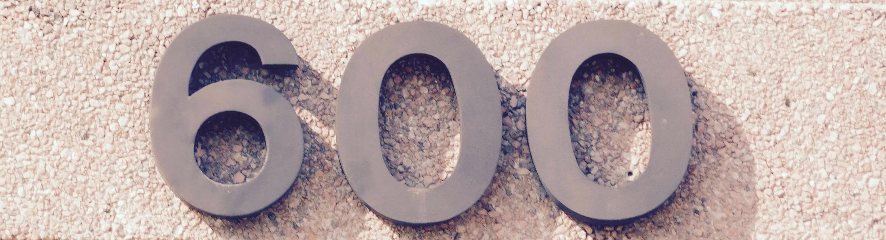 600 цифра. Число 600. Число 600. Красивая цифра 100. 600 картинка.