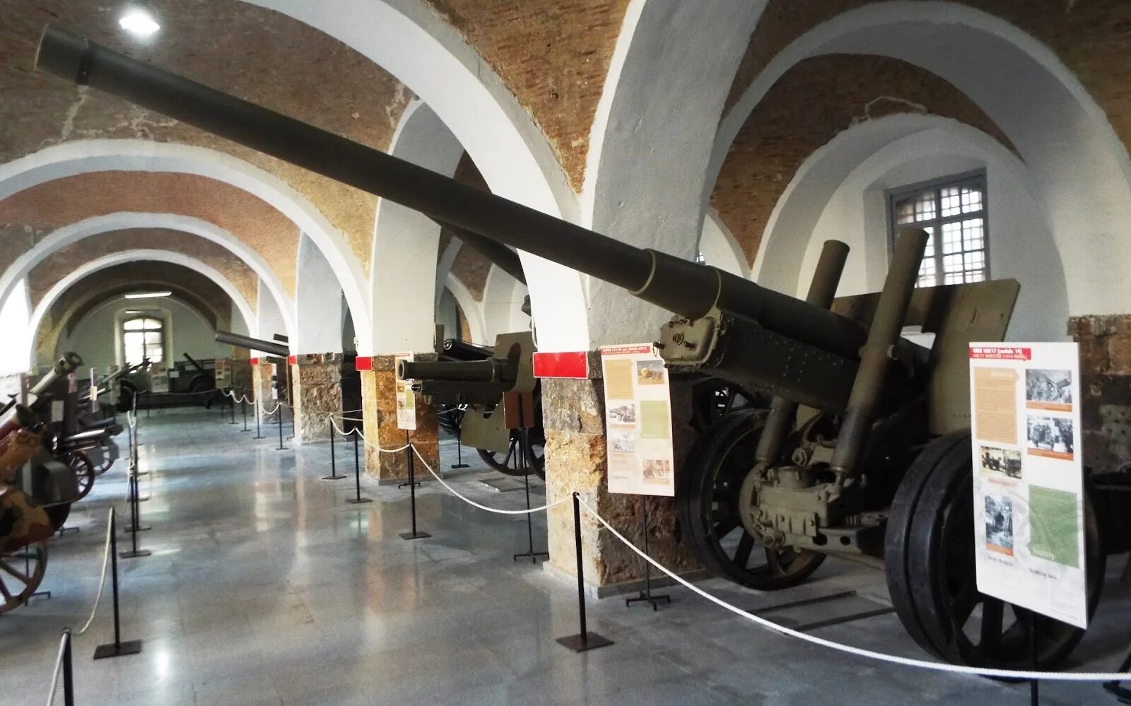 Военный музей в Выборге. Военный музей Кишинева. Военный музей (Валенсия) mortero 240mm. Поповка военный музей.