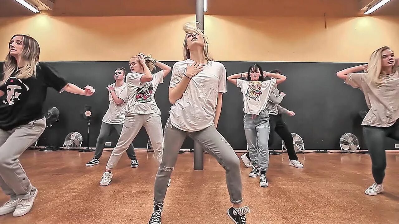 Герли хип хоп танец. Герли хоп. Girly hip hop танцы. Girly hip hop танцы. Танцы хип хоп.