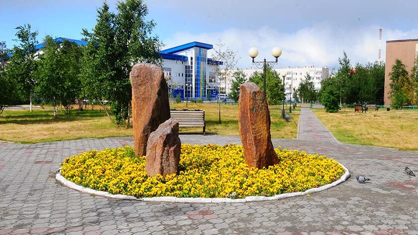 Находится город ноябрьск. Город ноябрьск сквер. парк геологов ноябрьск. ноябрьск достопримечательности ямало-ненецкий автономный округ. сквер газовиков ноябрьск.