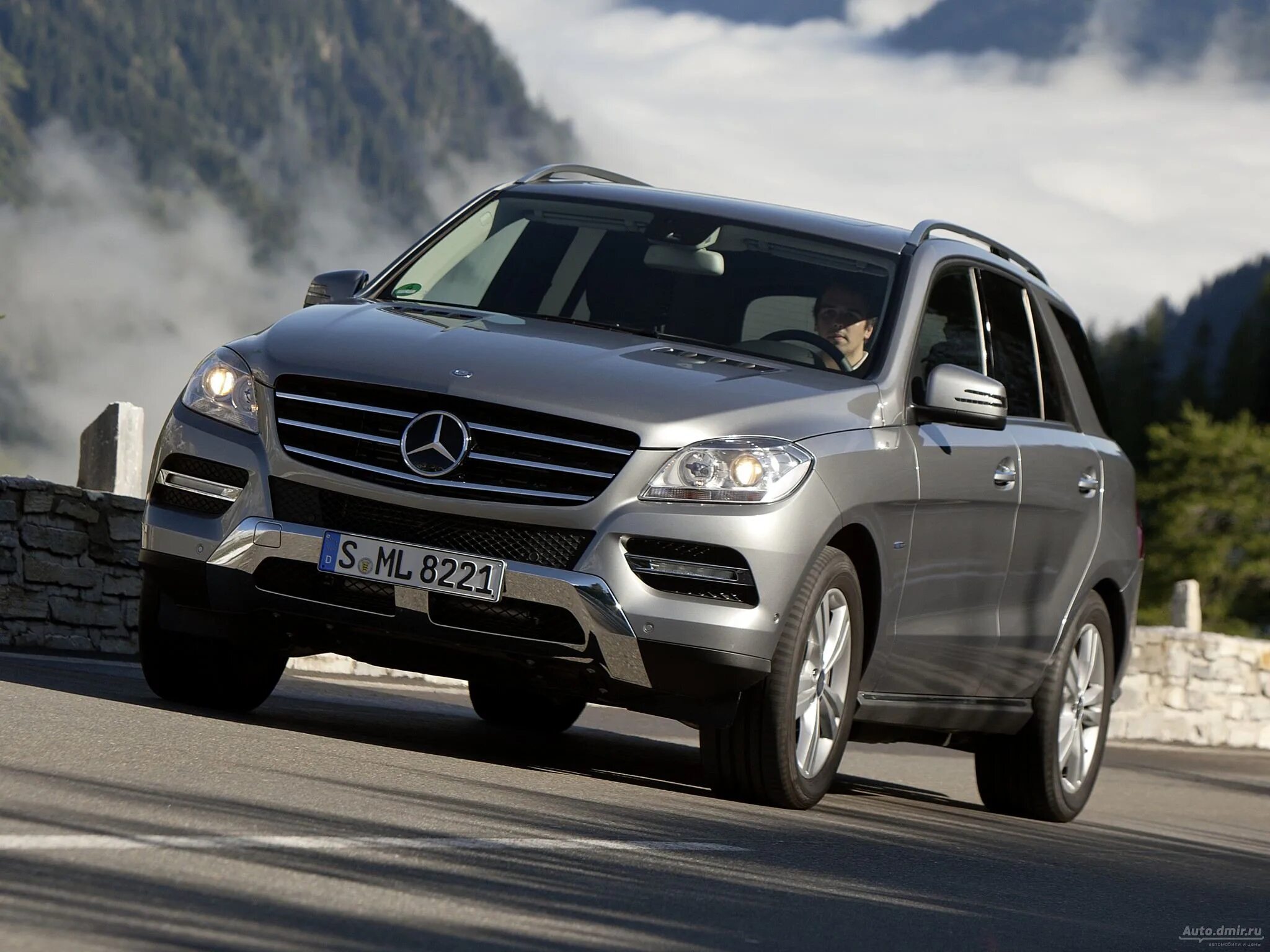 Мл 350 видео. Mercedes-benz w166. мерседес w166. mercedes benz ml 350 2018. mercedes benz ml350 w166.