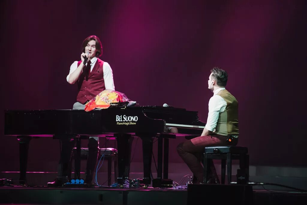 Girl piano 3d model. Пианино 3д. Бель суоно шоу трех роялей. Фортепианное трио. Bel suono концерт.