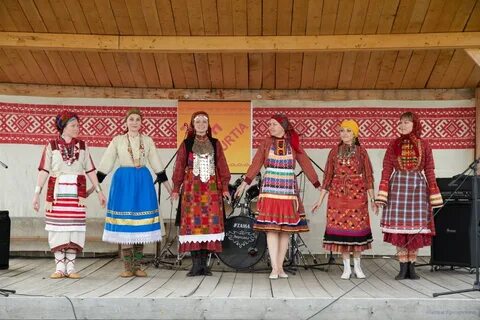 Удмуртский национальный костюм женский