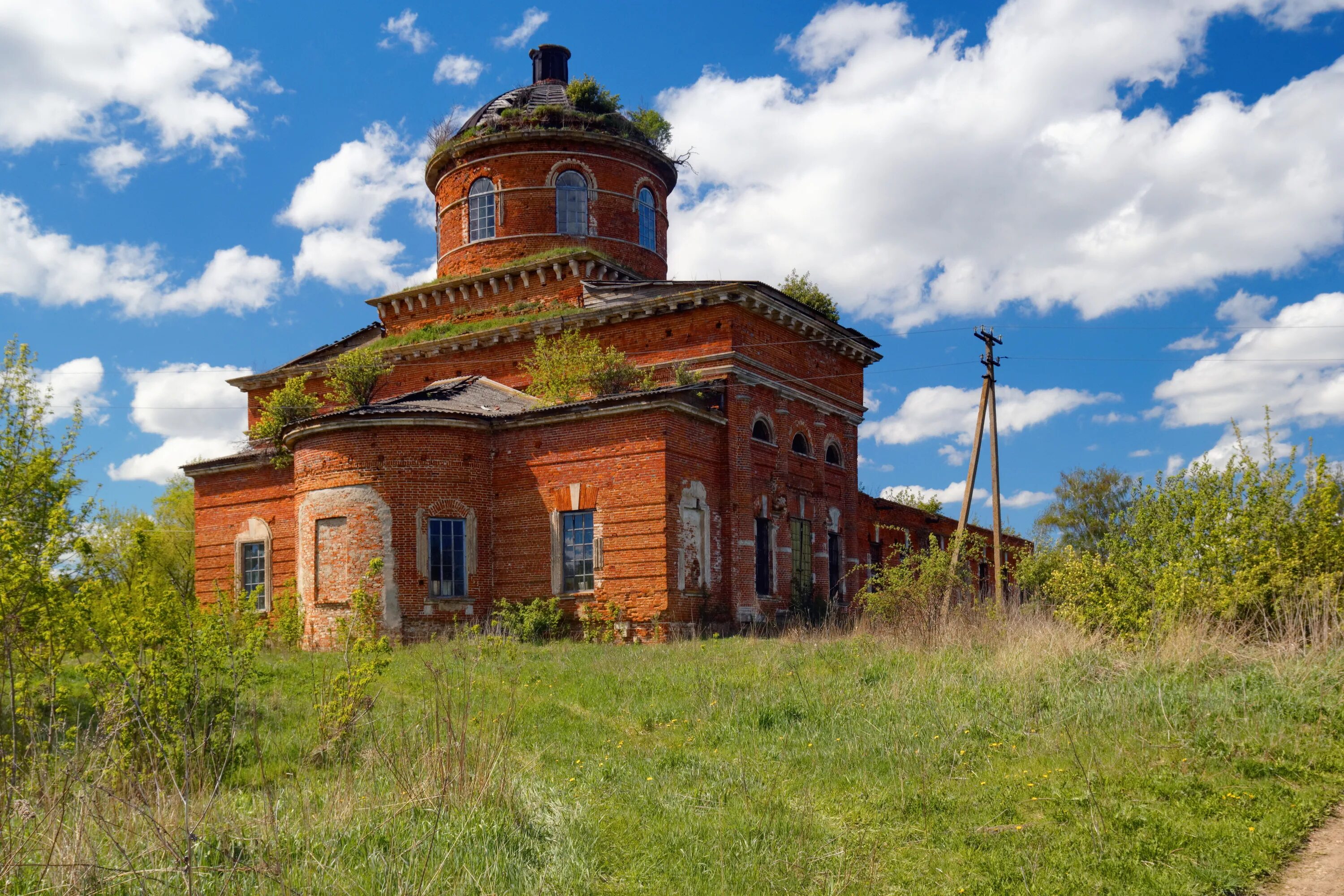 Вологодская область тульская область краснодарский край. Кировский район Калужская область Церковь Анисово Городище. Троицкая Церковь Тула. Малевка Тульская область. Село Никитское Калужская область.