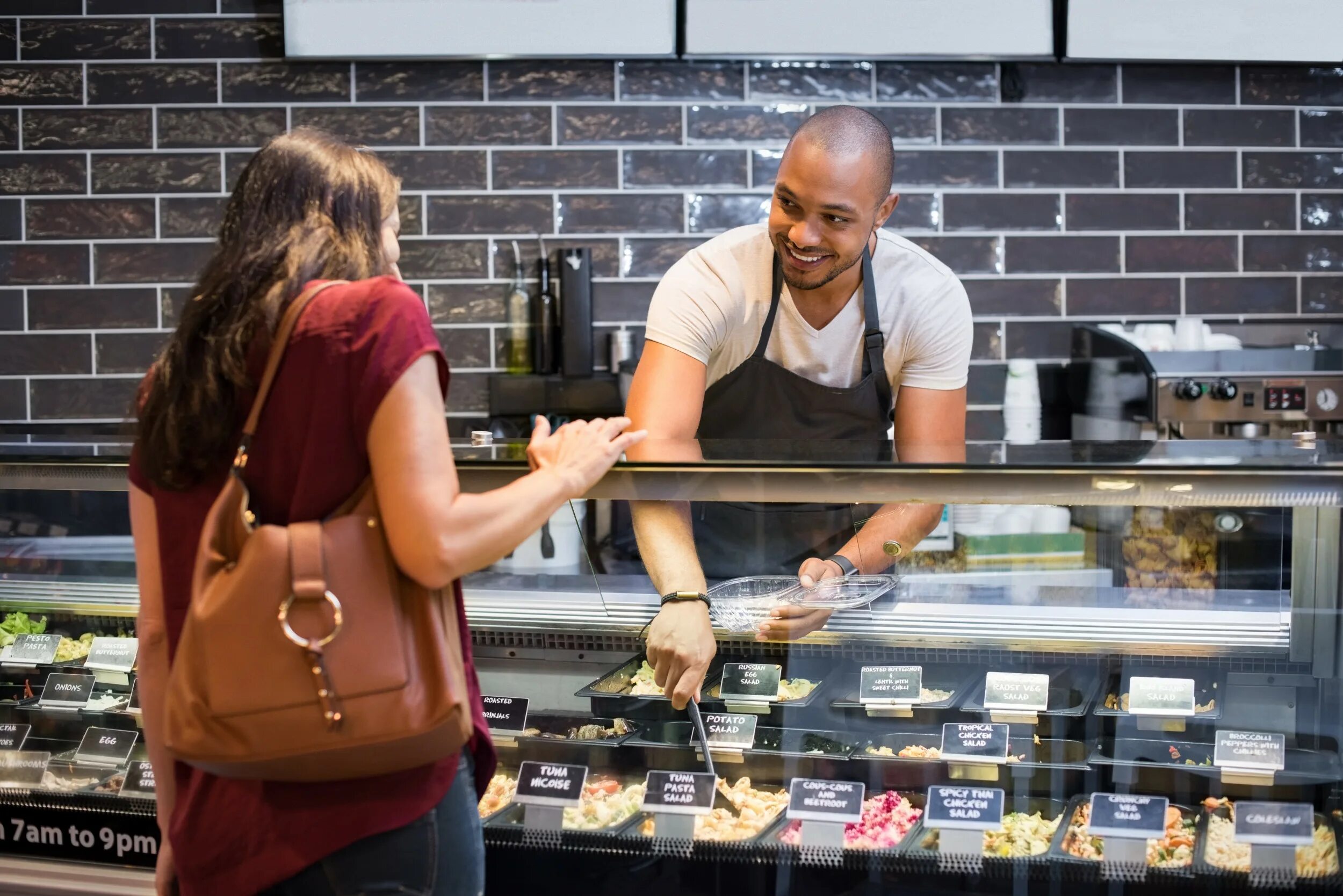 Grocerant. Grocerant (grocery+Restaurant). Гибридные Форматы заведений по типу grocerant. Buying at the Counter.