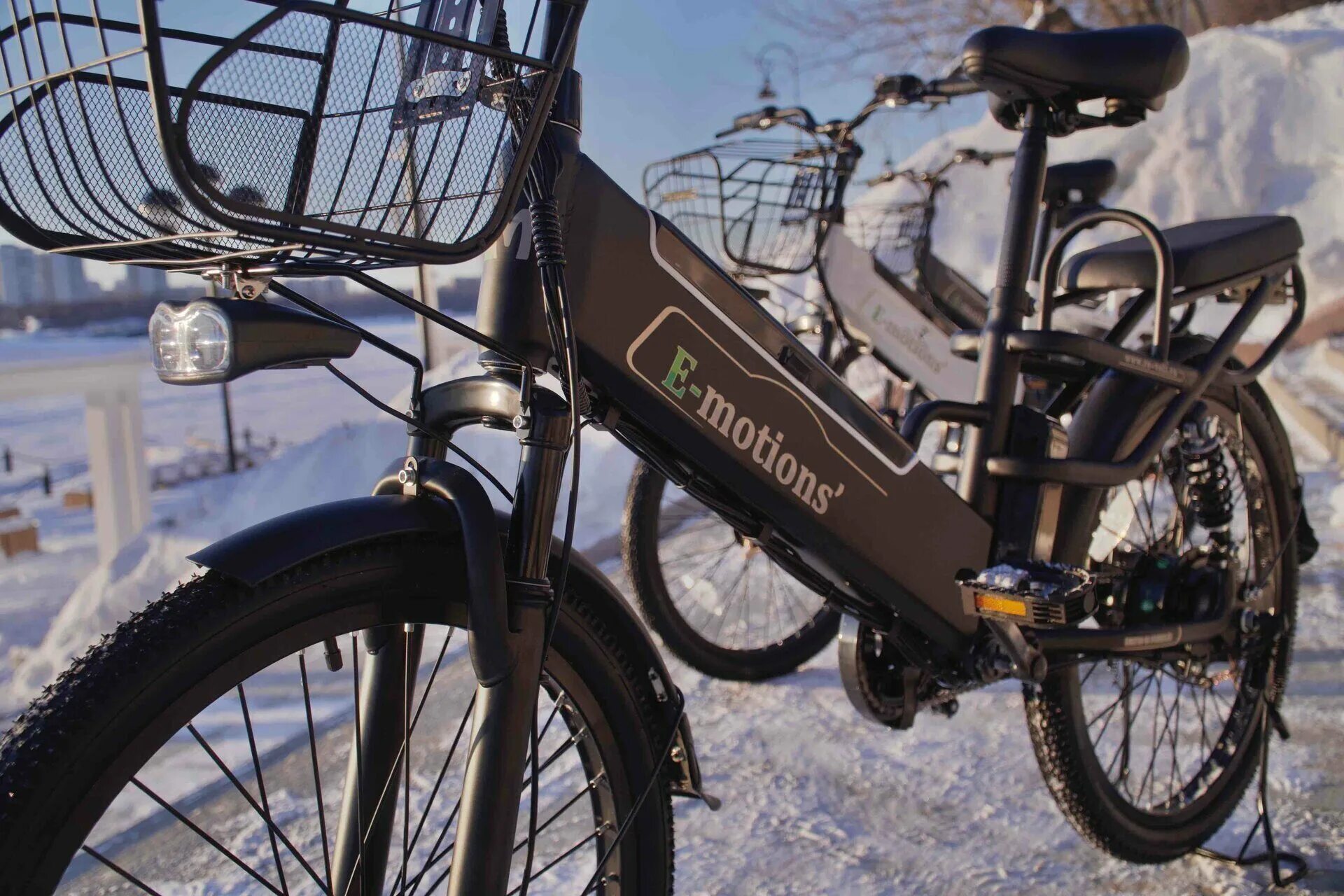 Motions motions 2025. Электровелосипед eltreco xt 600 d (2025). электровелосипед e-motions datsha country 500w. электровелосипед e-motions&#039; datsha premium se. электровелосипед e-motions dacha (дача) 350w.