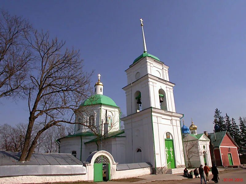 Церкви печер