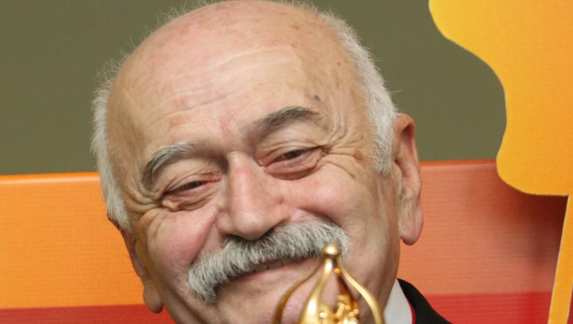 Режиссер резо чхеидзе 1964. Резо чхеидзе. Резо чхеидзе. Реваз мирцхулава грузинский режиссер. Резо чхеидзе.