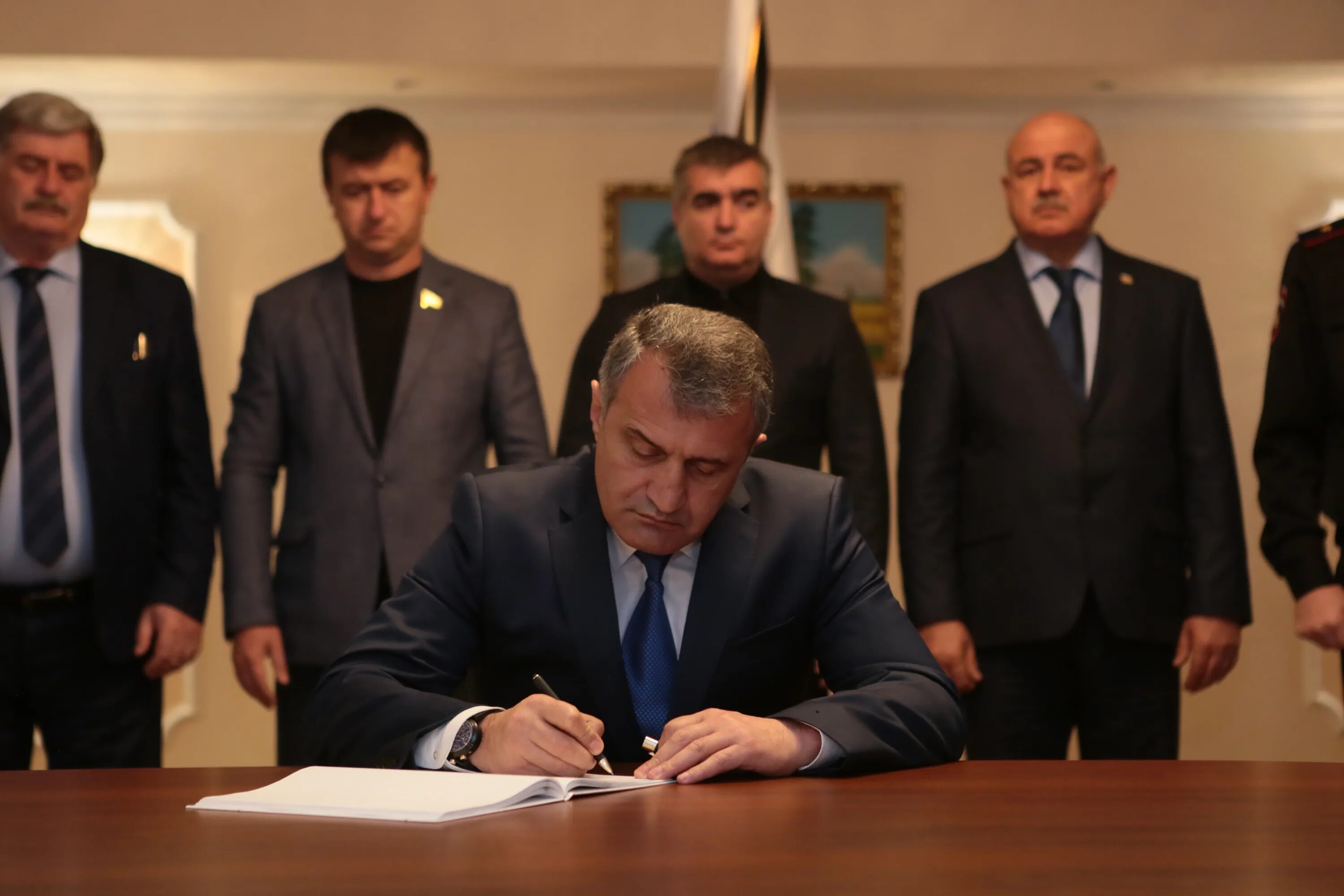 Политики южной осетии