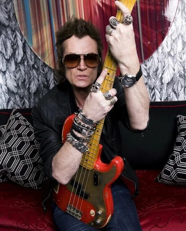 Хьюз википедия. Glenn hughes. хьюз гитарист. glenn hughes deep purple. glenn hughes молодой.